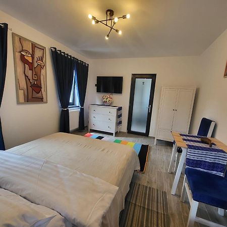 Pensiunea Casa Dacilor Podeni Bagian luar foto