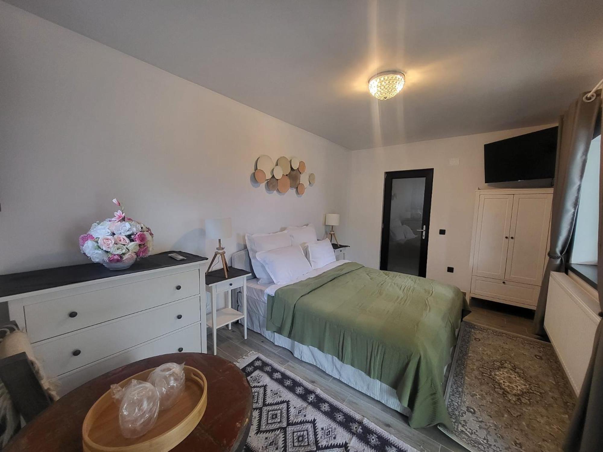 Pensiunea Casa Dacilor Podeni Bagian luar foto